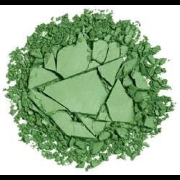 Urban Decay Matte Eye Shadow - Chronic - Picture 2 of 5